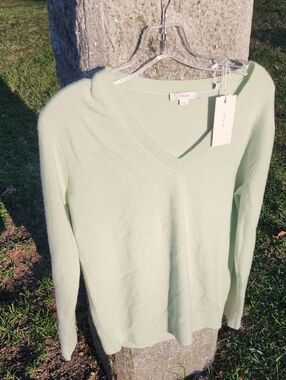 Vince Women's Cashmere V-Neck Light Green Sweater XS